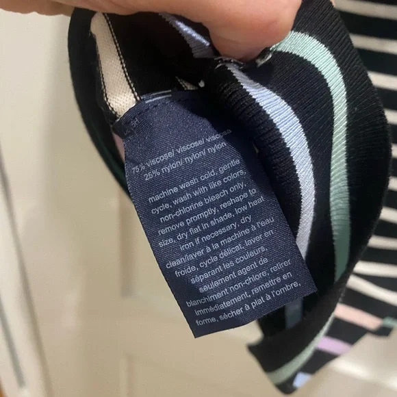 Tommy Hilfiger stripped off the shoulder sweater - Picture 8 of 9